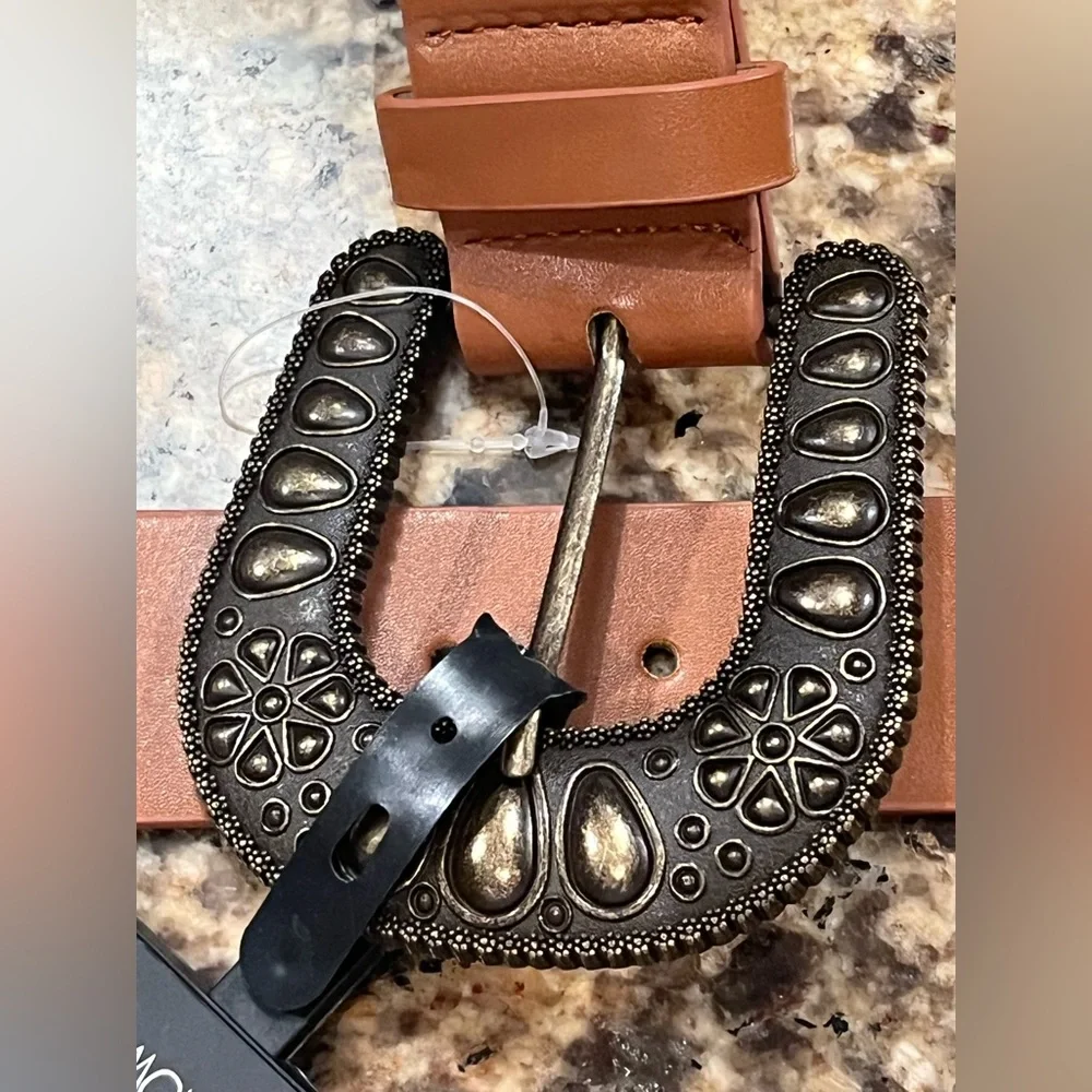 NWT Twig & Arrow Western Faux Leather Medallion Belt